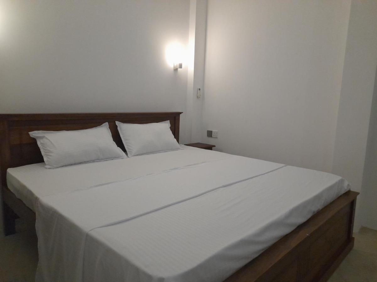Gloria Inn Negombo Exterior foto