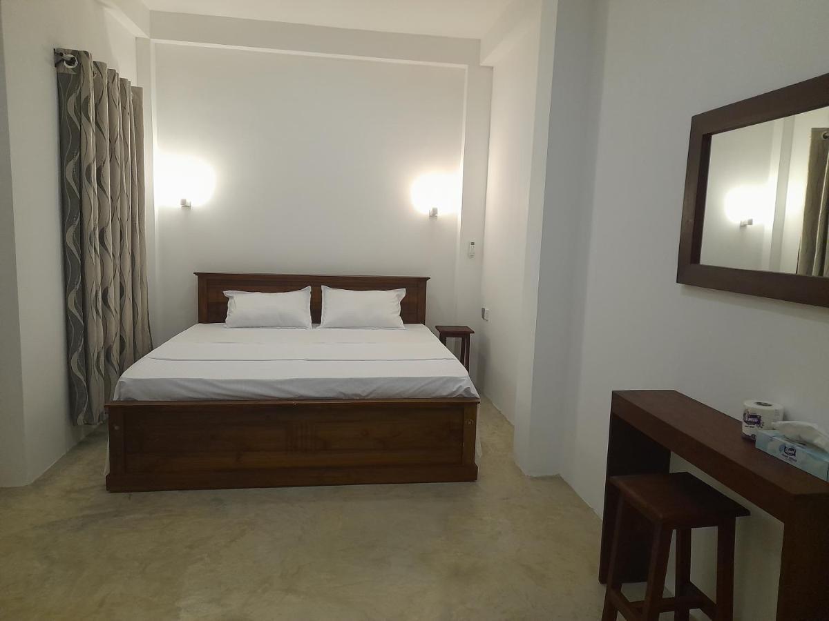 Gloria Inn Negombo Exterior foto