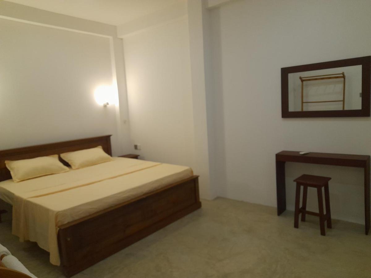 Gloria Inn Negombo Habitación foto